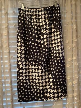 NUGGLES Women’s Medium Blue & White Classic Skirt